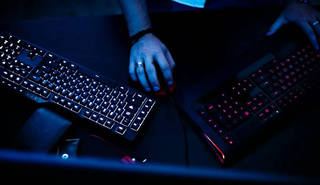 LexisNexis informa que hackers accedieron a datos antiguos en una brecha contenida.