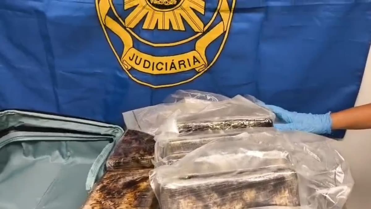 Detienen a dos hombres con 61 kilos de cocaína en el aeropuerto de Lisboa