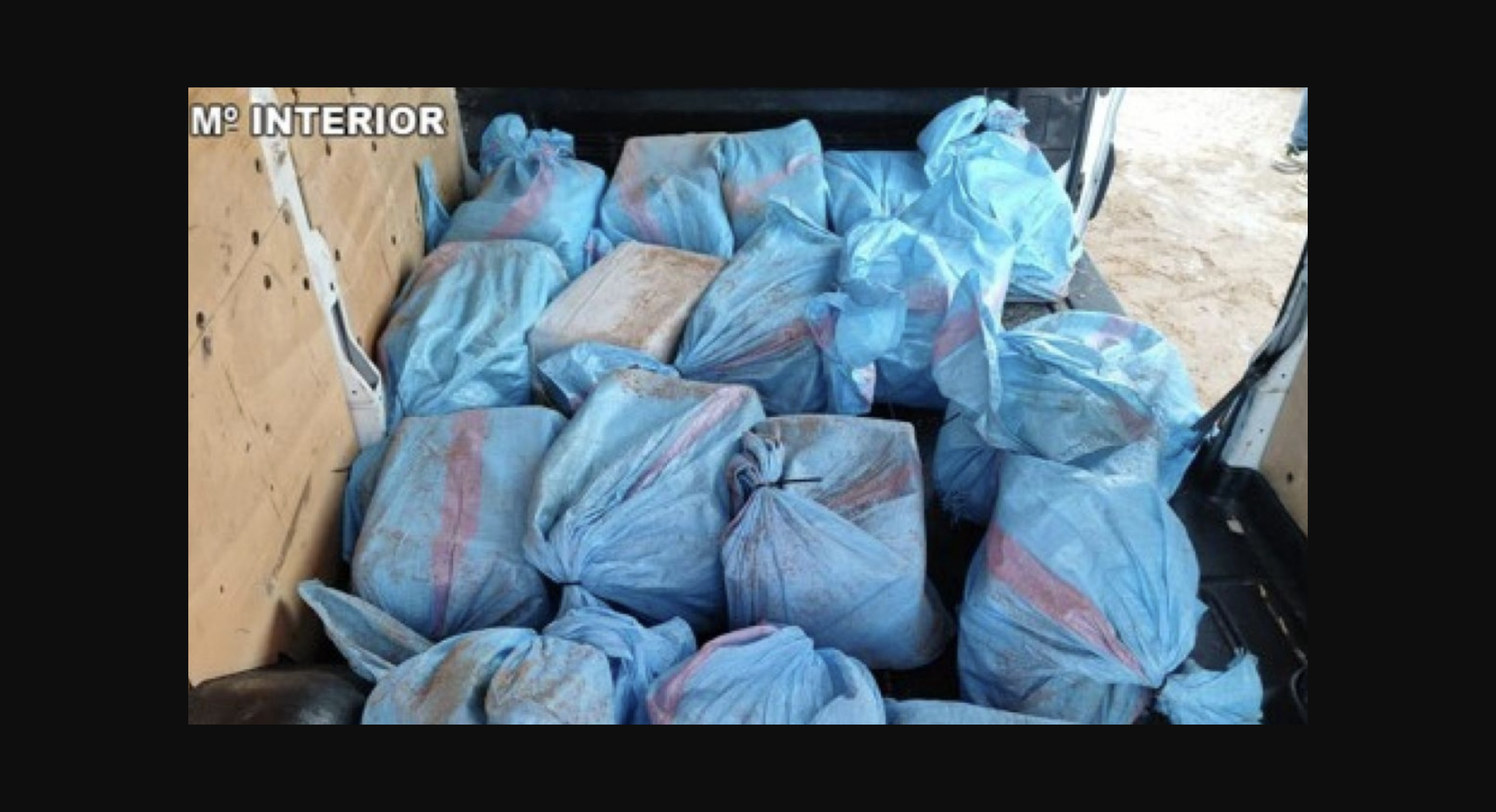 Detienen la descarga de 410 kilogramos de cocaína en las costas de Barbate