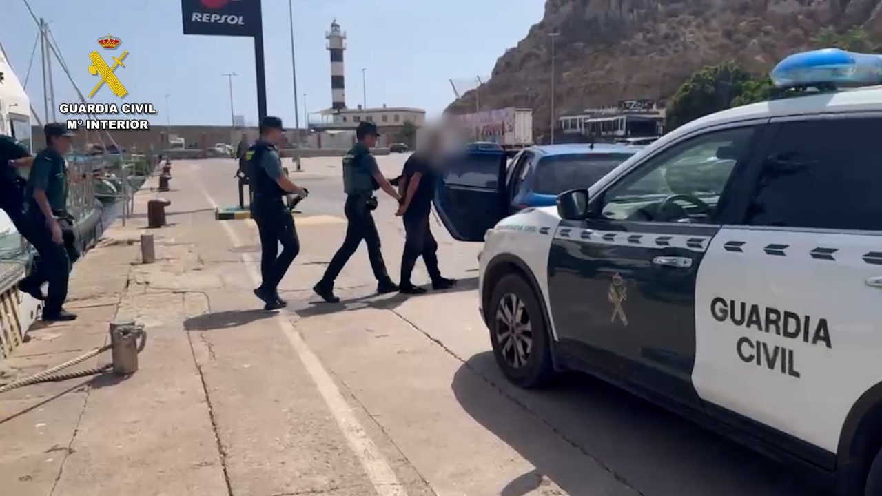 La Guardia Civil abre fuego contra las narcolanchas en Murcia
