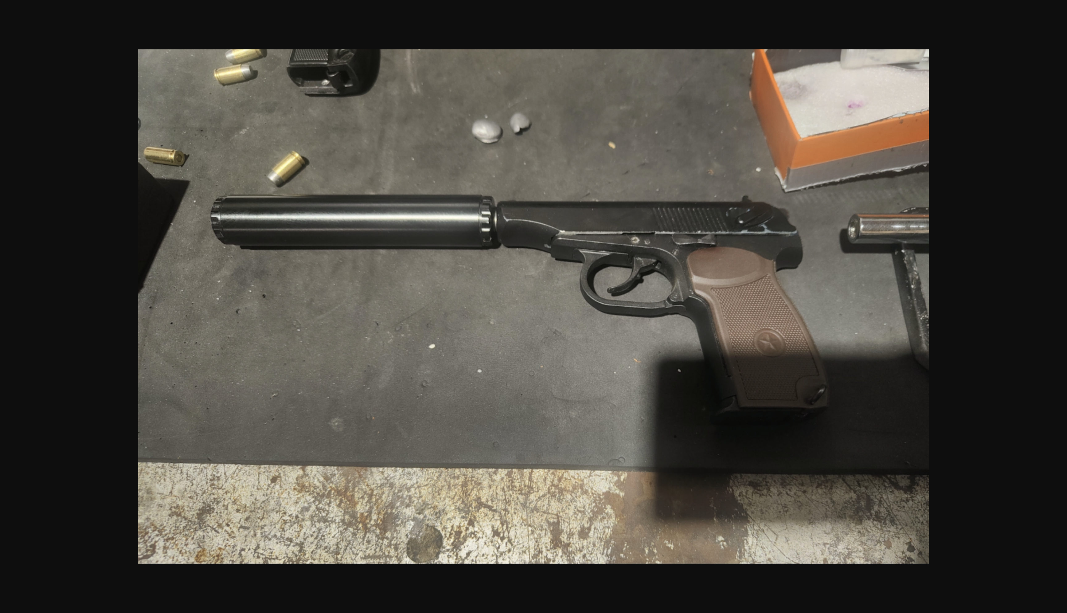 Un taller de motocicletas utilizado como tapadera para la producción de armas para el crimen organizado