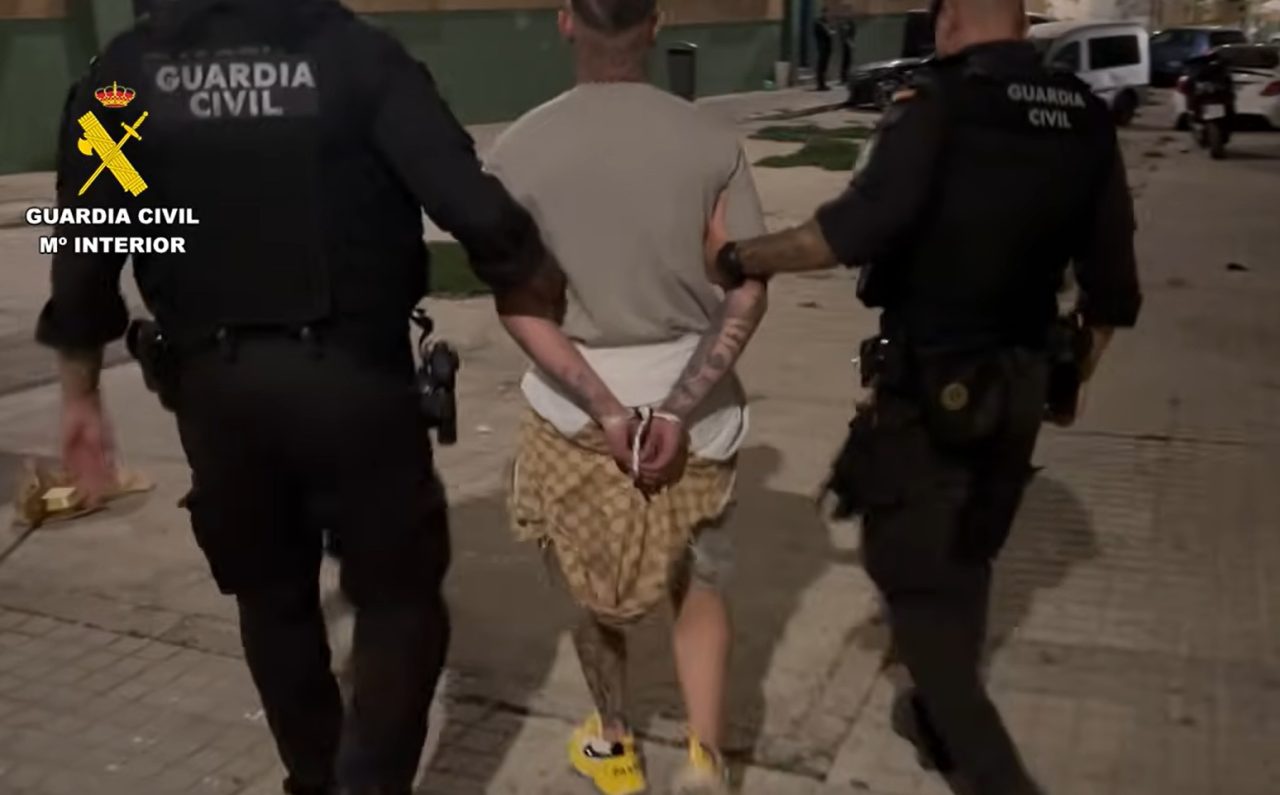Tres arrestados por su conexión con el violento homicidio en Isla Cristina.