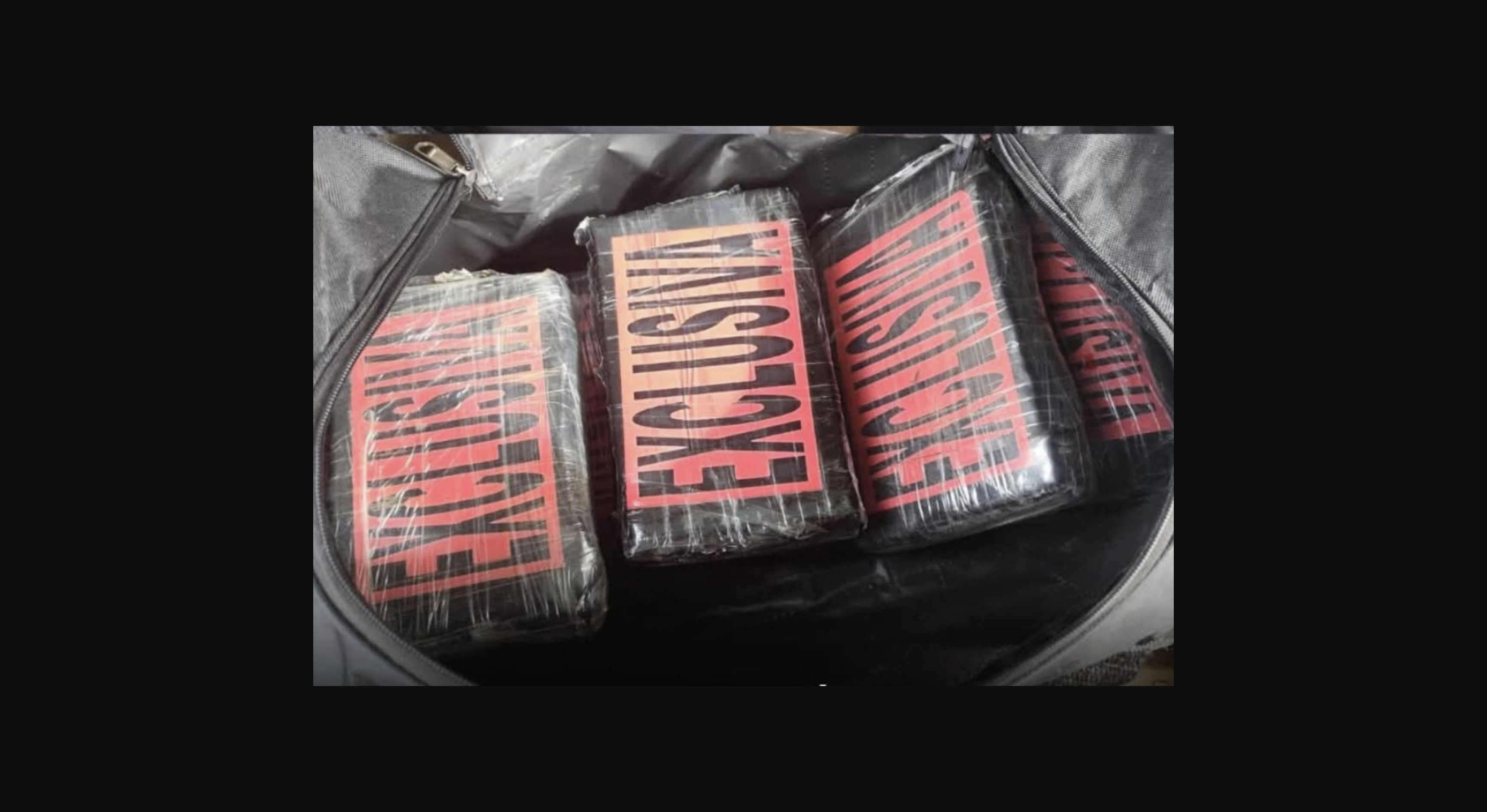 Sustancias ilegales, componentes de automóviles prohibidos y cocaína en grandes cantidades