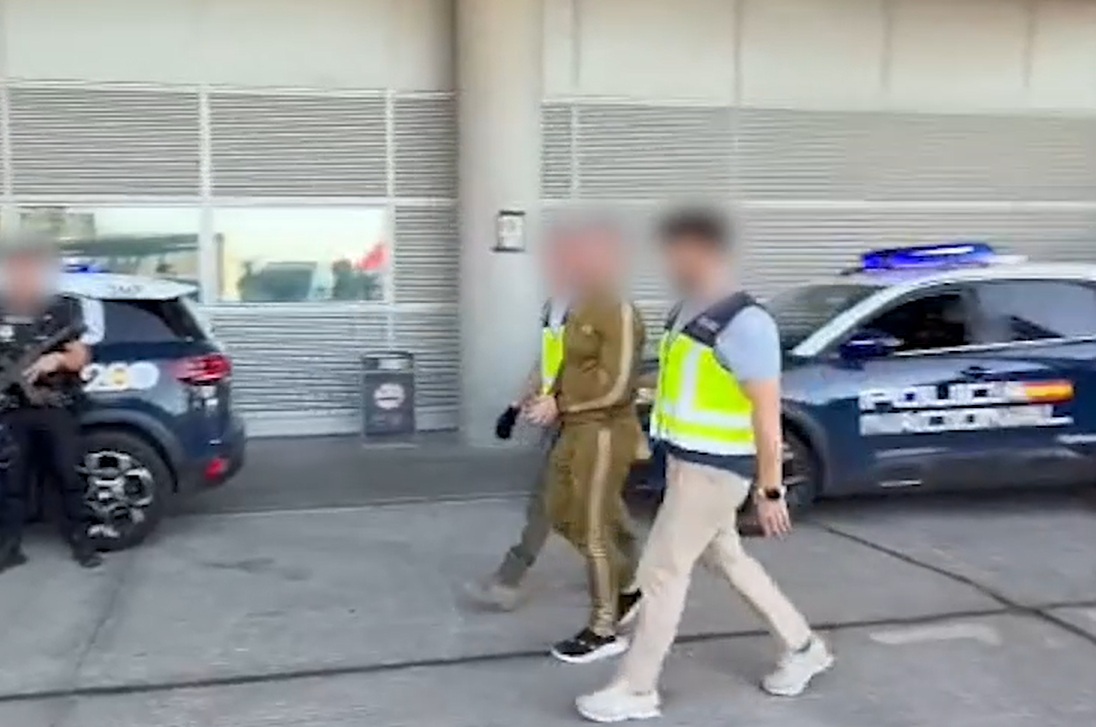 El sueco Pablo Escobar aterriza en España para rendir cuentas sobre sus vínculos con los narcotraficantes gallegos.