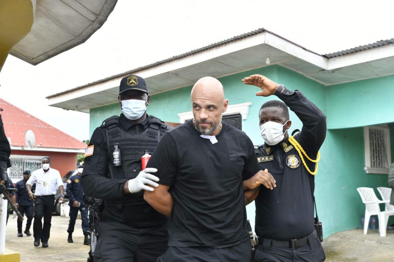 Un antiguo peleador serbio y un colombiano de origen hispano son detenidos en Liberia con 4.000 kilos de cocaína.