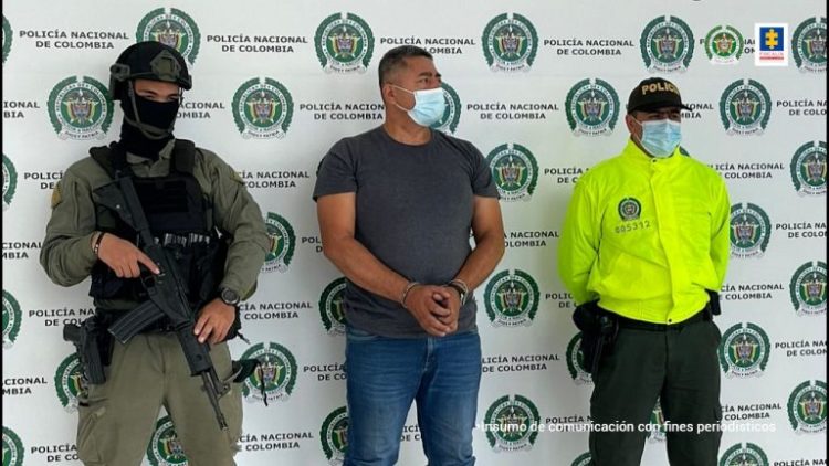 Persecución en el Caribe: los traficantes arrojan 5.000 kilos de cocaína al mar para evadir a las autoridades.