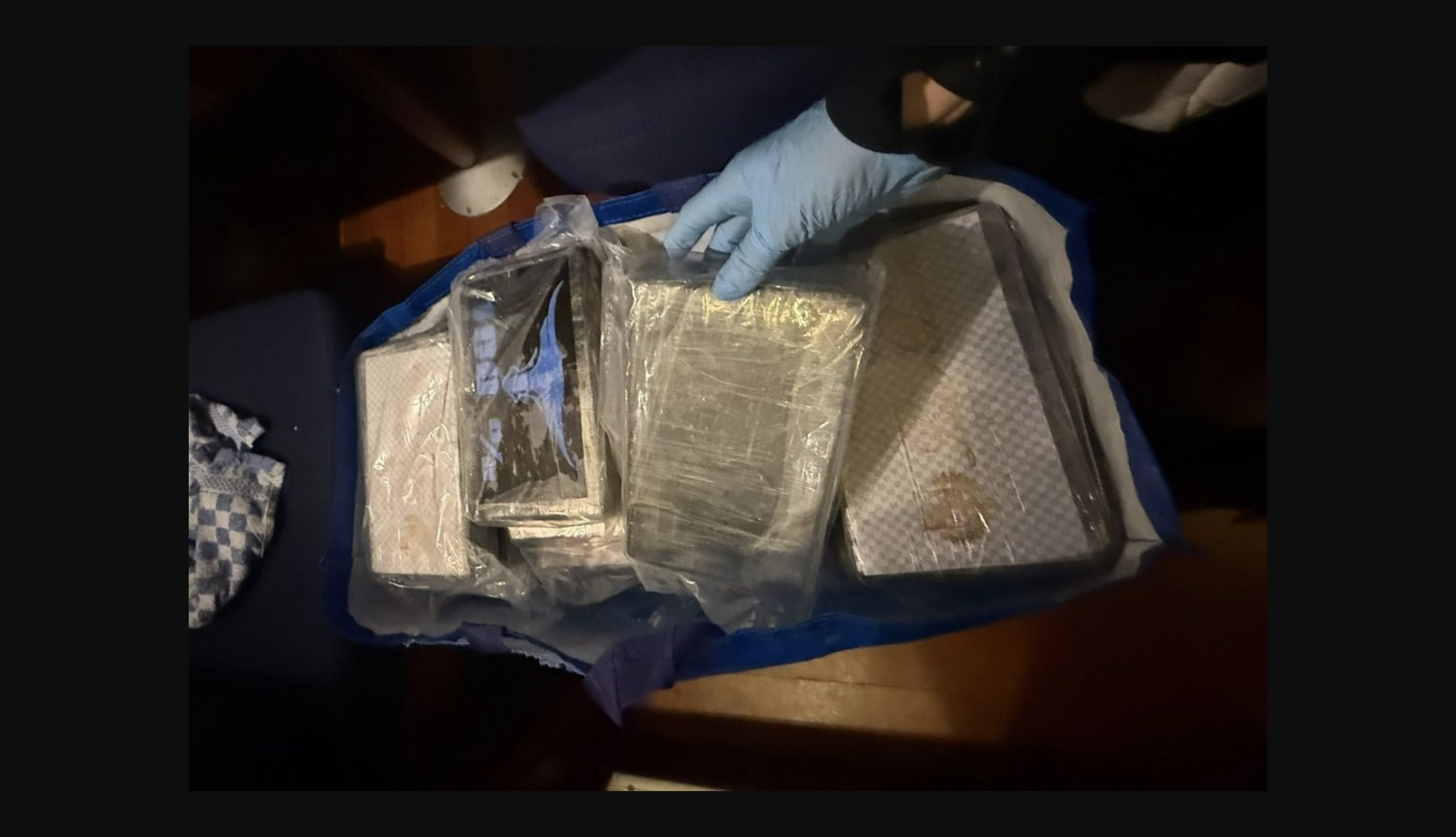 ¡Traslado de cientos de kilos de cocaína en un vehículo funerario!