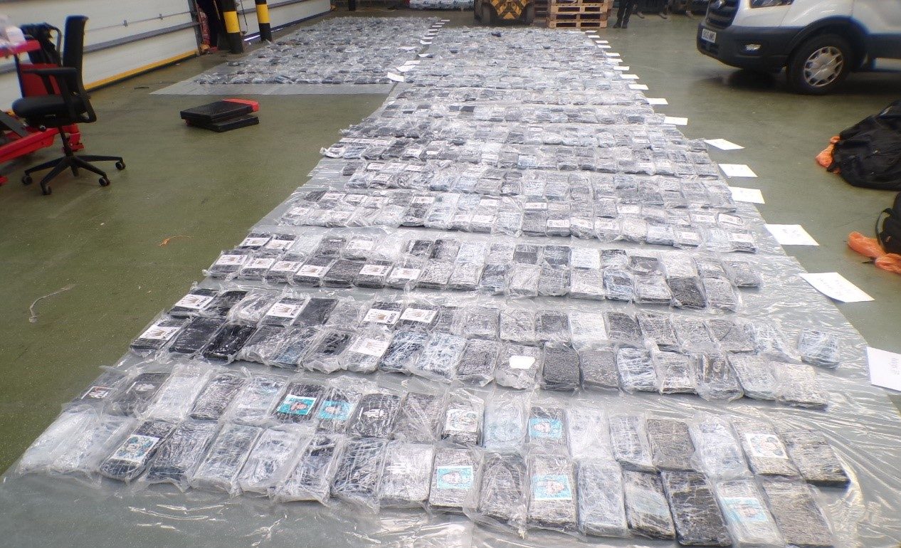 Se investiga el descubrimiento de una tonelada de cocaína en el puerto londinense.