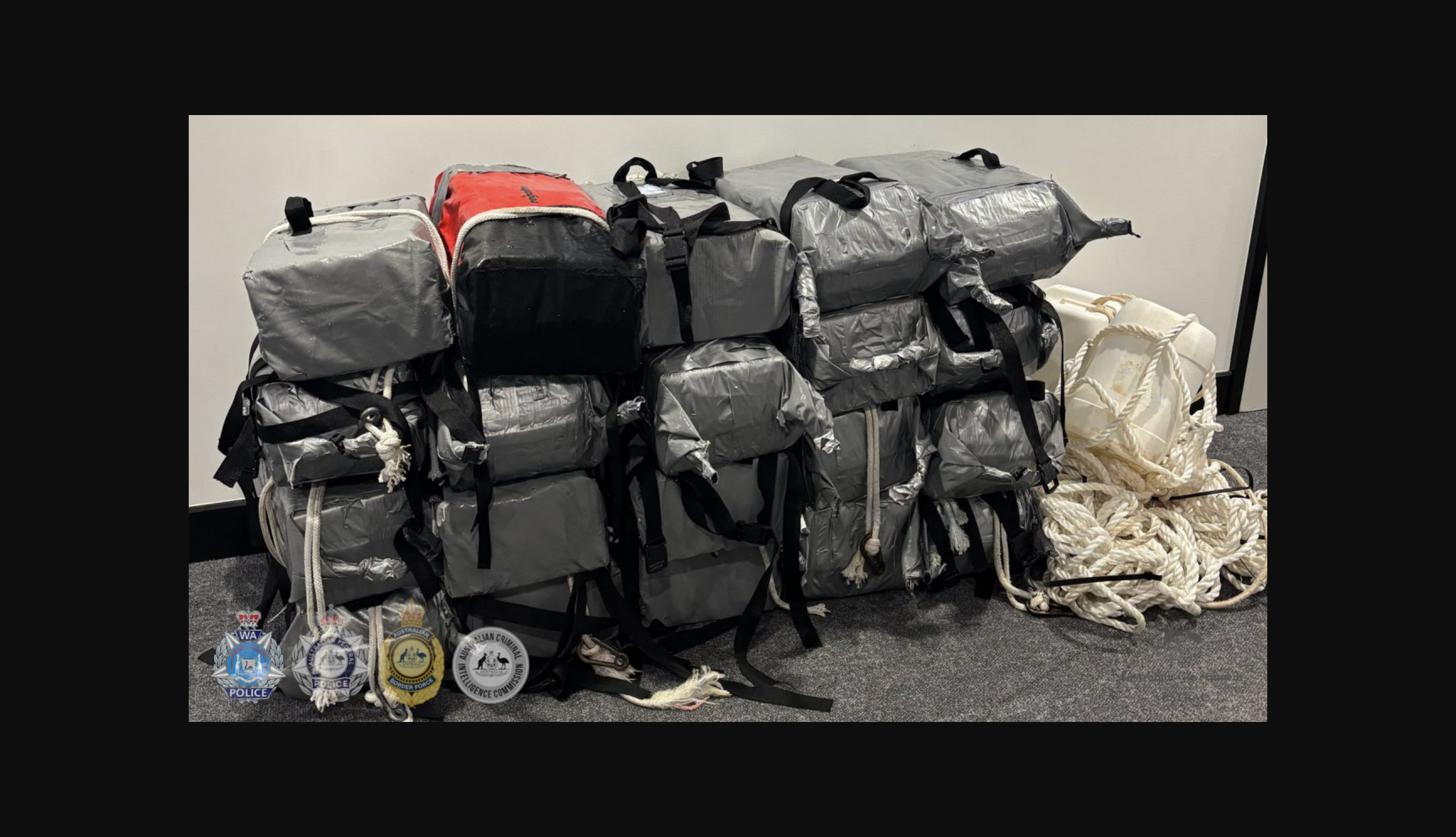 Detenido un 'rescatista' de cocaína que recolectaba paquetes de barcos de ganado vivo