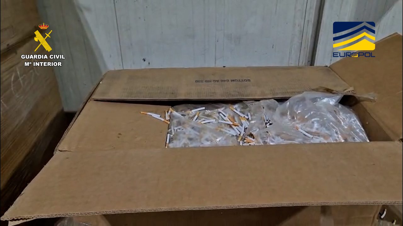 Incautación histórica de 107.000 kilos de tabaco Marlboro falsificado en Granollers